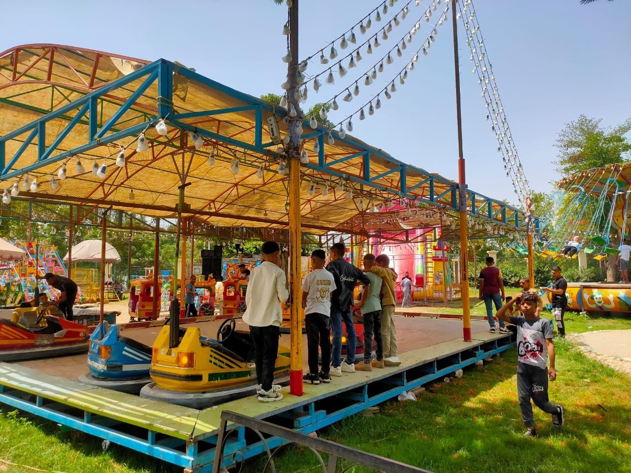 إقبال كبير على حدائق الرى بالقناطر الخيرية خلال عيد الأضحى (صور)