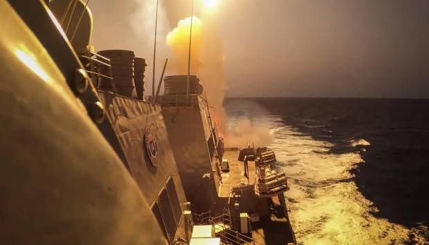 القوات الأمريكية: تدمير 4 رادارات وسفينة لـ الحوثيين في اليمن