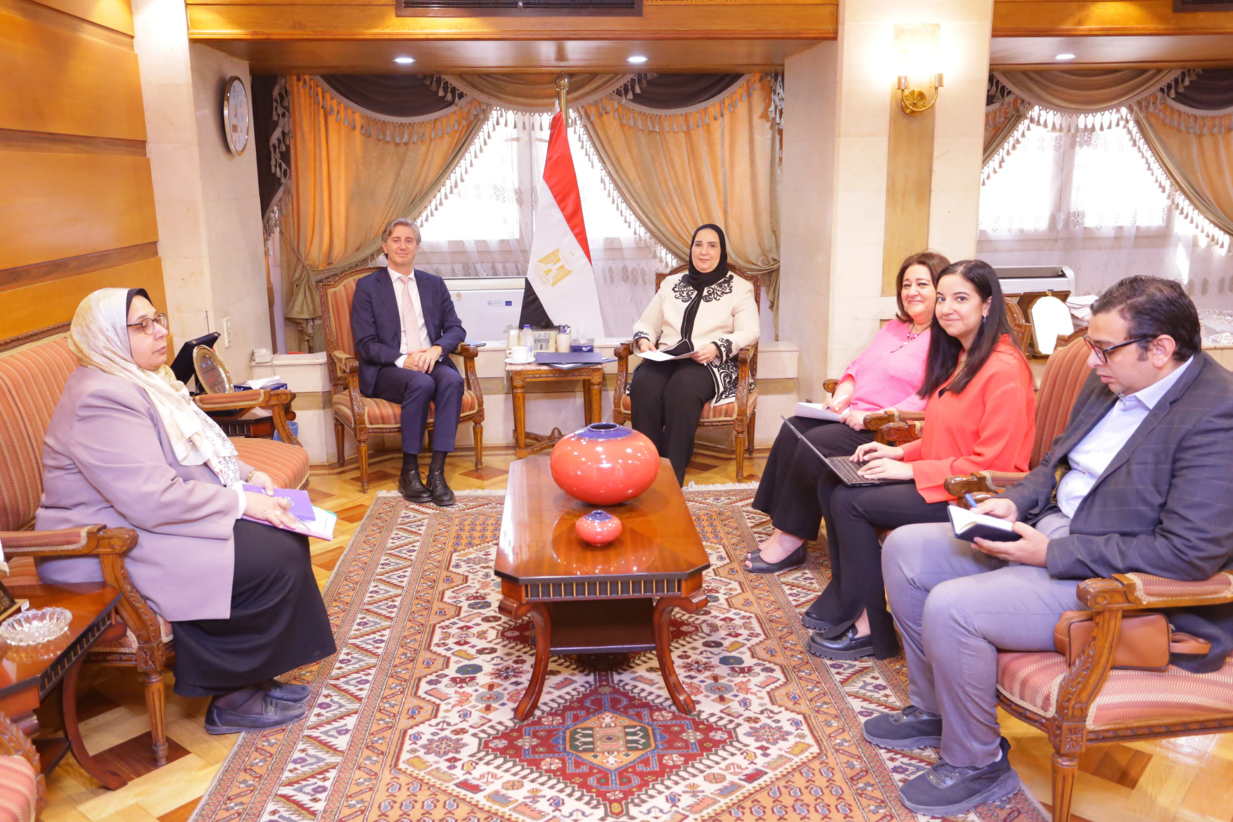 ممثل الأمم المتحدة يثمن جهود مصر الإغاثية إزاء الأوضاع فى غزة (صور)