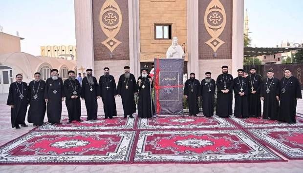 الأنبا مقار يفتتح معهد الكتاب المقدس بمدينة العاشر