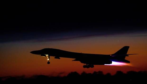 غارات أمريكية بريطانية تستهدف مواقع للحوثيين في شمال صنعاء 