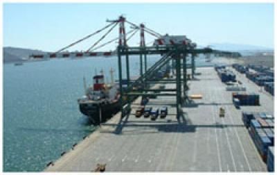 أخبار اليمن : وزارة النقل تحذر من تأجير ميناء عدن لموانىء ابوظبي