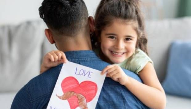 رمز الكفاح وحصن الأمان.. اعرف تاريخ الاحتفال بـ عيد الأب