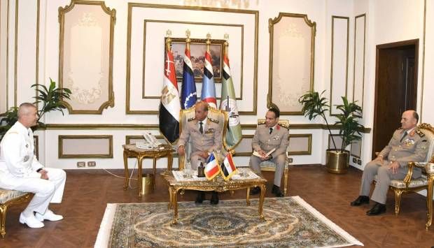 القائد العام للقوات المسلحة ورئيس الأركان يلتقيان رئيس هيئة أركان جيش فرنسا