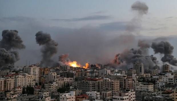 الاحتلال يستهدف وسط وغرب رفح الفلسطينية.. ونقص الغذاء والوقود في شمال غزة