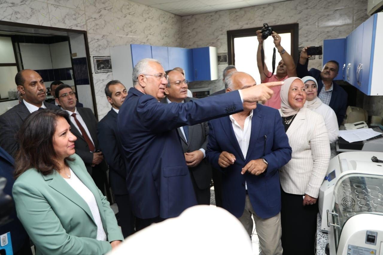 وزير الزراعة: مهتمون بتطوير المعامل البحثية وحماية المستهلك المصري