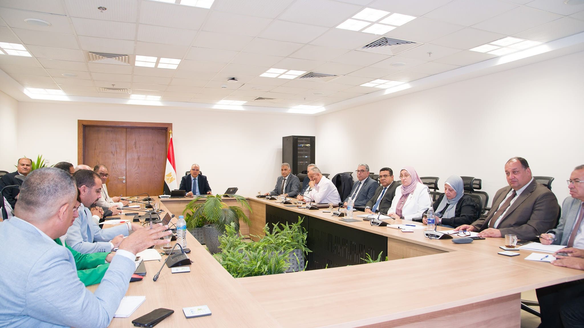 وزير الري يستعرض الموقف المائي بالمحافظات.. ويصدر توجيهات مهمة (صور)