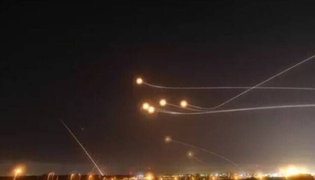 جيش الاحتلال يشن هجومًا على بنى تحتية لحزب الله في بعلبك شرق لبنان