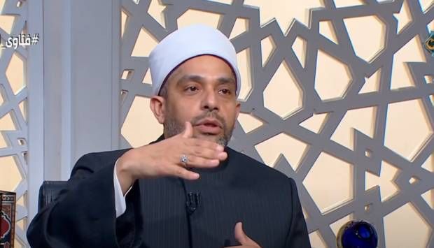 من استيقظ قبل الشروق بقليل يبدأ بالفجر أم السنة؟ (فيديو)