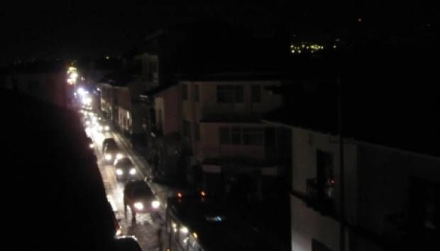 أزمة الكهرباء تضرب الإكوادور بلا رحمة.. وإلغاء رحلات في مطار مانشستر