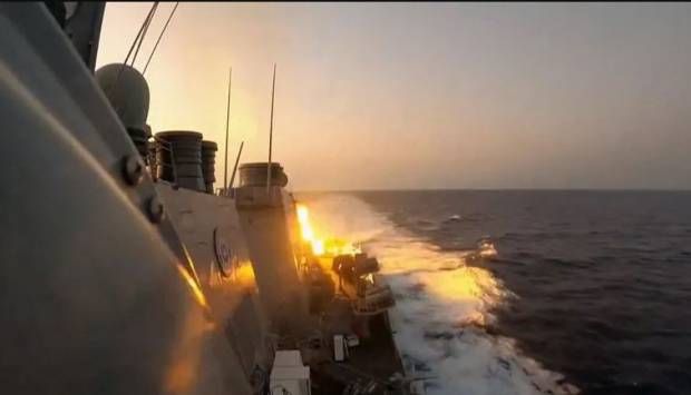 الحوثيون يعلنون استهداف «سفينة إسرائيلية» في بحر العرب