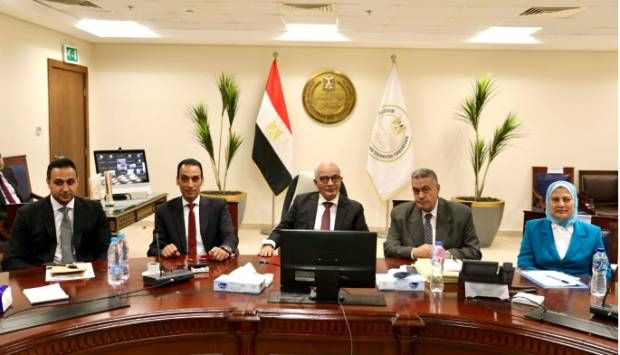 مصلحة الطالب أولا.. توجيهات وزير التعليم من غرفة عمليات الثانوية العامة