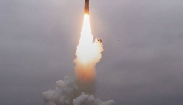 سول: بيونج يانج أطلقت صاروخا باليستيا باتجاه البحر الشرقي