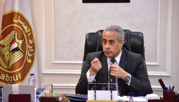 6 آلاف جنيه.. «العمل» تعلن عن 3162 وظيفة في 45 شركة (الشروط والتقديم)