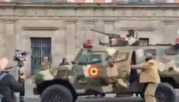 فشل الانقلاب.. انسحاب المدرعات من أمام القصر الرئاسي في بوليفيا (فيديو)