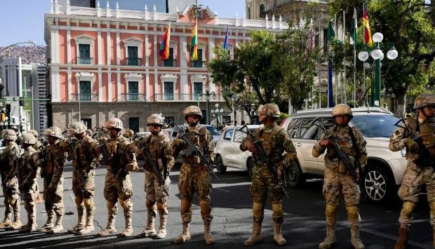 بعد محاولة الانقلاب.. الرئيس البوليفي يطالب بوقف تعبئة القوات العسكرية
