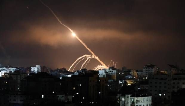 الحوثيون: استهدفنا 4 سفن في البحرين الأحمر والمتوسط بالصواريخ الباليستية