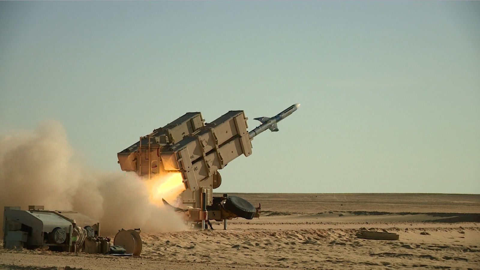 قائد الدفاع الجوي: القيادة السياسية أولت اهتماما بالغا بتوطين التكنولوجيا