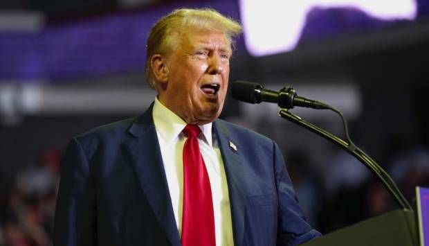 ترامب: استمرار بايدن في الرئاسة الأمريكية سيجرنا إلى حرب جديدة