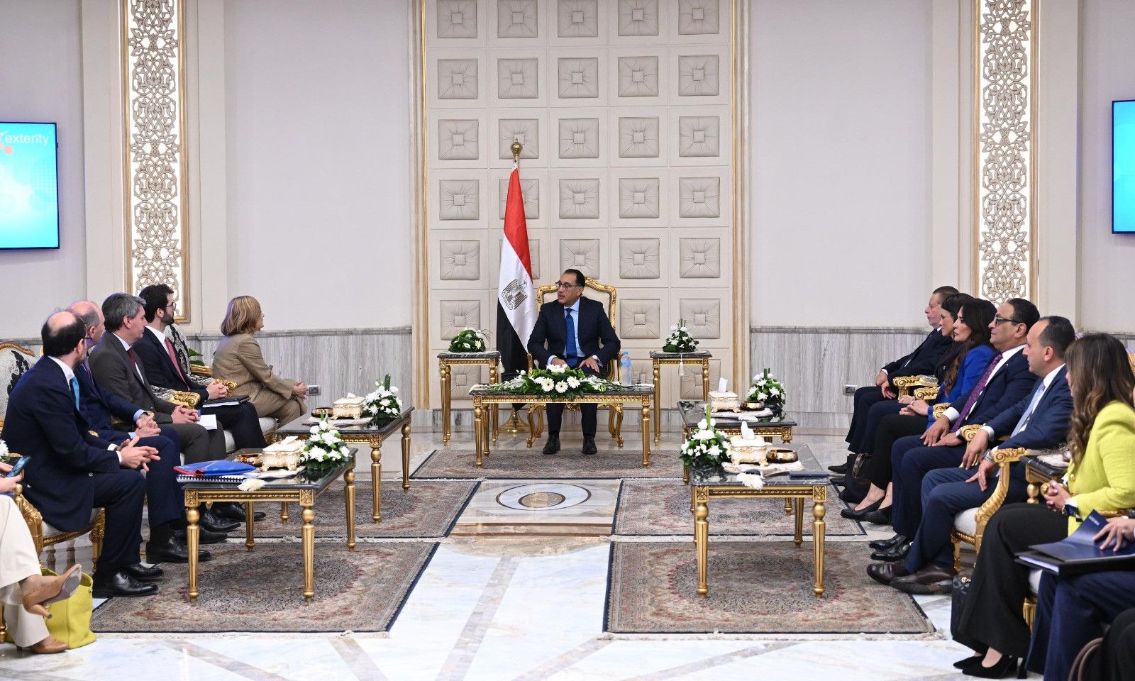 مدبولي لـ نائبة رئيس بنك الاستثمار الأوروبي: مصر ينبغي أن تظل آمنة ومستقرة