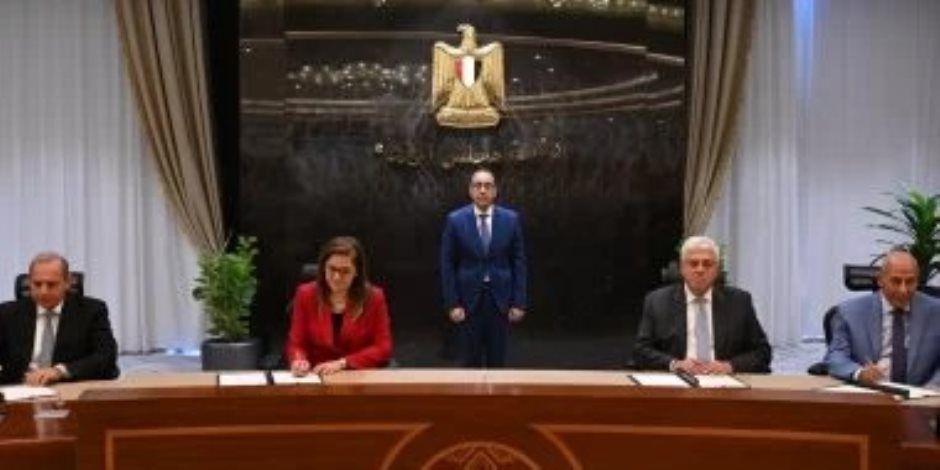 رئيس الوزراء يشهد توقيع اتفاقية بين الصندوق السيادى وشركة الأهلى سيرا