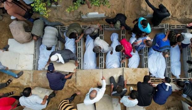 4 شهداء في قصف إسرائيلي على هذا المخيم بـ الضفة الغربية