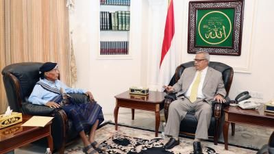 أخبار اليمن : بن حبتور يشيد بالمسيرة الشعبية لأحرار حضرموت