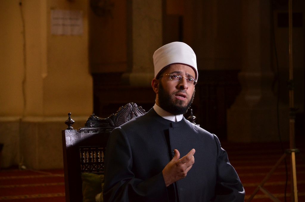 أسامة الأزهري.. صاحب «خطوات على طريق بناء الإنسان» (بروفايل)