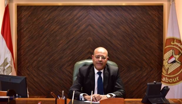 جبران: الرئيس السيسي يوجه دائما بتحقيق الأمان الوظيفي للعمال