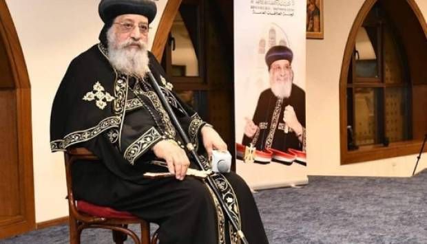 البابا تواضروس يرسم كهنة جدد بالكاتدرائية المرقسية