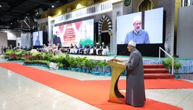 شيخ الأزهر: العلاقة التي تربط المسلمين بغيرهم قائمة على التعارف والتعايش