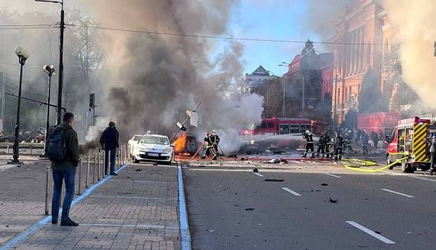 عاجل| انفجارات عنيفة وسط كييف.. والسلطات تطالب السكان بالتوجه إلى الملاجئ