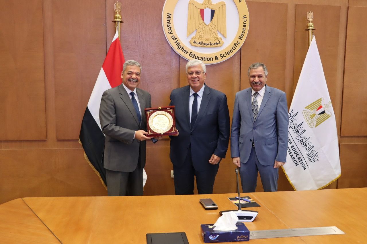 التعليم العالي: تحالفات استراتيجية مع القطاعات الصناعية خلال الفترة المقبلة