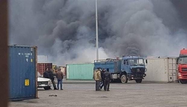 استهداف سفينتين إيرانيتين تحملان منظومة دفاع جوي وصلتا إلى ميناء بسوريا