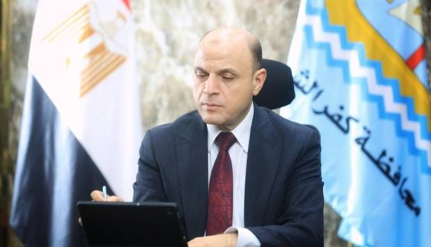 محافظ كفر الشيخ يستمع لشكاوى المواطنين.. ويؤكد سرعة حلها (فيديو)