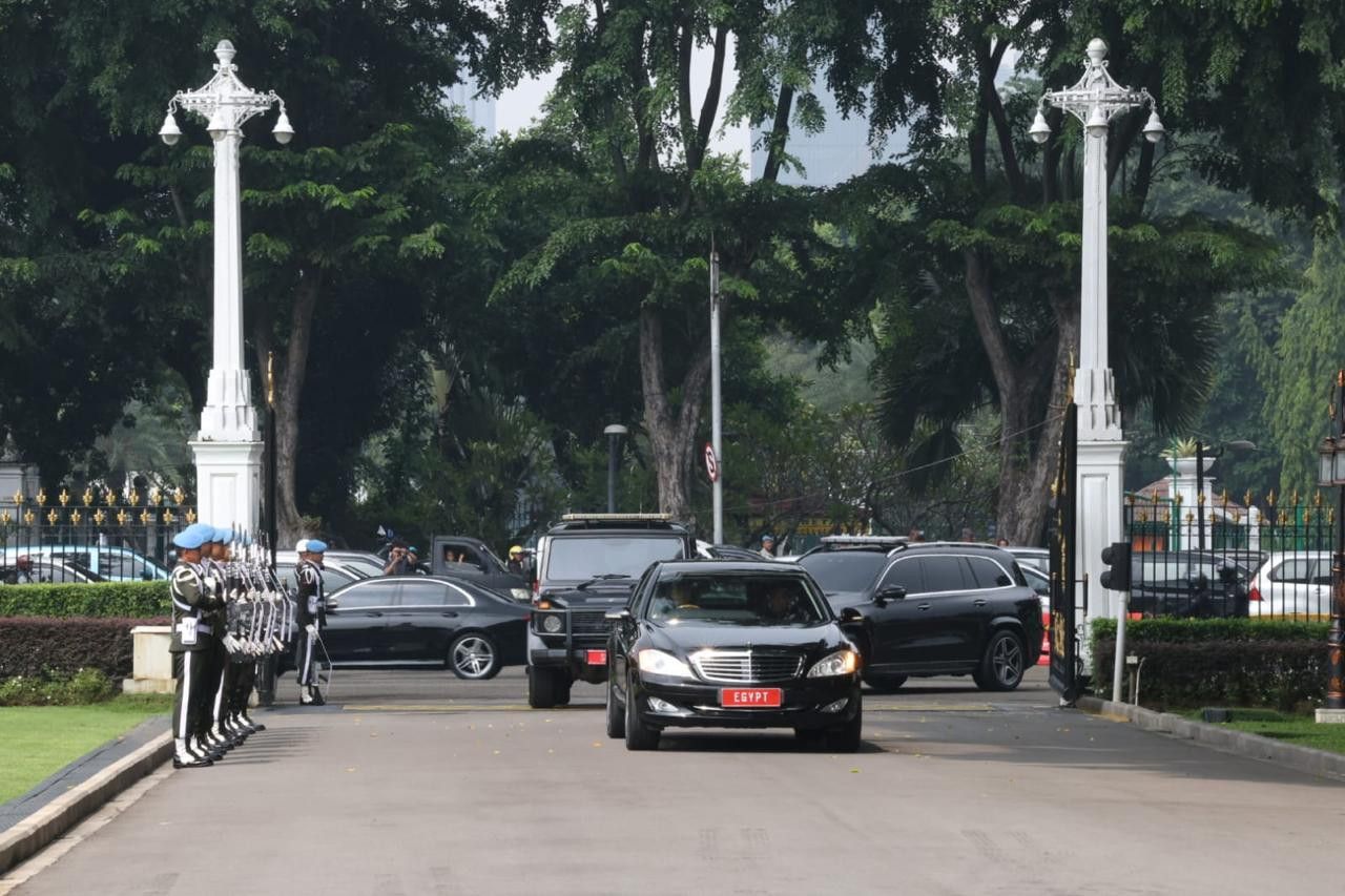 الرئيس الإندونيسي للإمام الأكبر: شباب الأزهر حصن منيع يحمي بلادنا