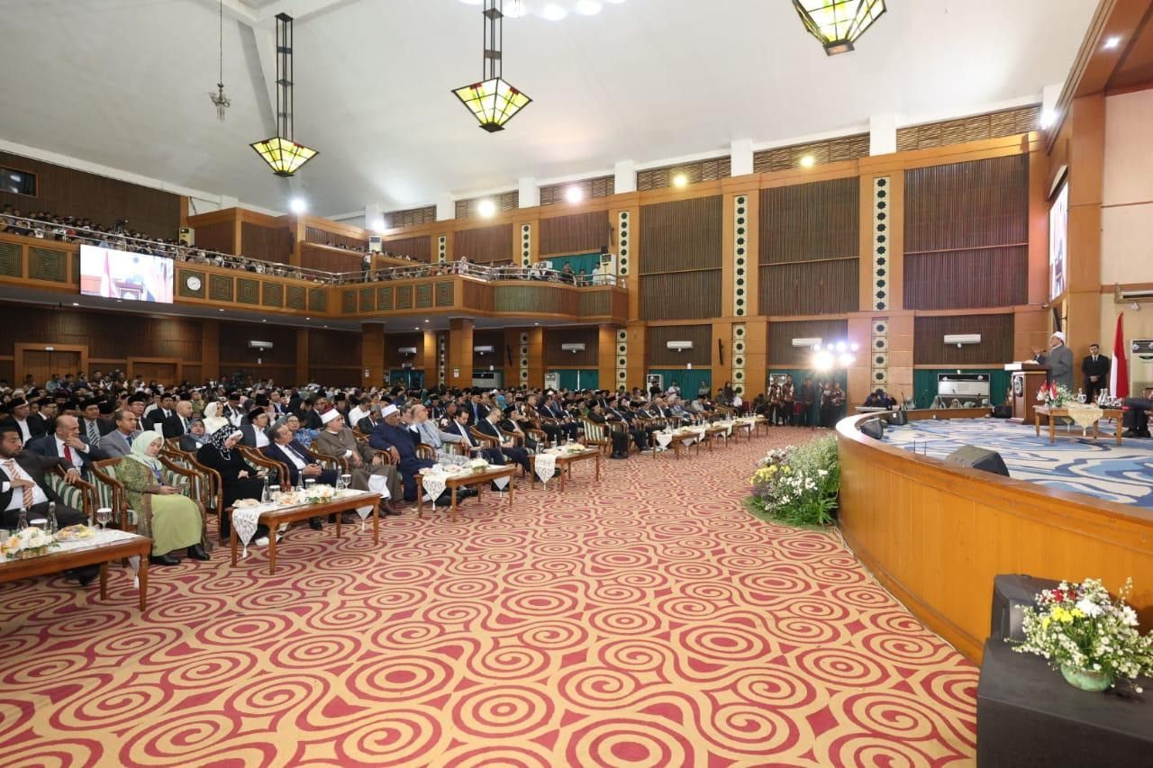 «الطيب» يدعو من إندونيسيا إلى «وحدة الأمة في مواجهة التحديات»