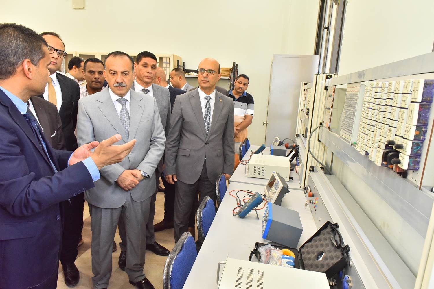 محافظ أسيوط: خريج الكلية التكنولوجية قادر على المنافسة في سوق العمل