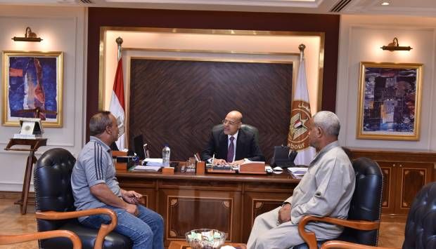 شكرا الرئيس.. عاملان انضما لمنظومة العمالة: «إحنا فعلا في جمهورية جديدة»