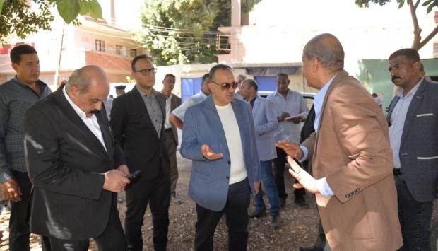 محافظ أسيوط يوجه بتطهير ترعة السنط ورفع القمامة والمخلفات خلال جولته بأبنوب