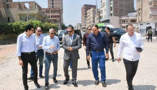 محافظ الشرقية يطمئن على أعمال رصف وتوسعة الطريق الدائري (صور)
