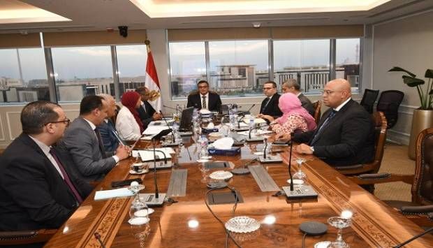 في زيارته لغزل المحلة.. وزير قطاع الأعمال يشدد على تنمية الكيانات الصناعية