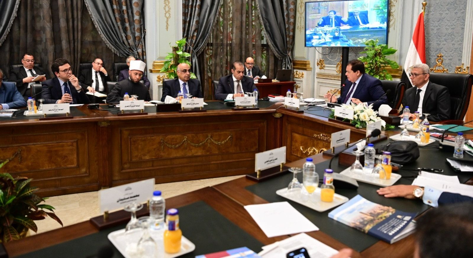 بناء الإنسان.. تفاصيل اجتماع لجنة دراسة برنامج الحكومة (صور)