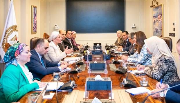 وزيرة البيئة: حصر الاحتياجات لرفع كفاءة منظومة مكافحة السحابة السوداء