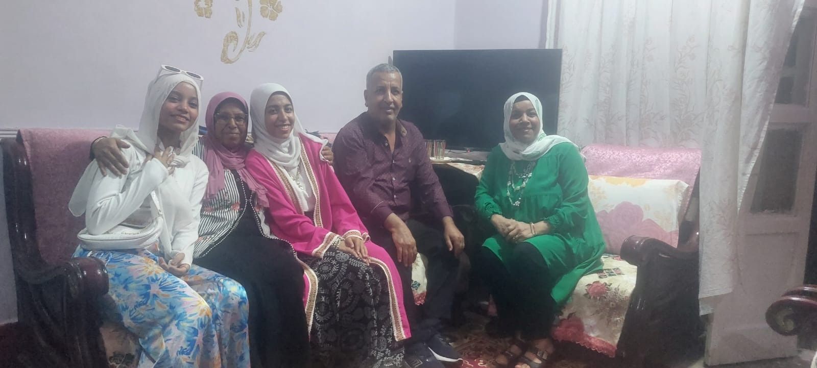 الأولى بالثانوية التجارية.. ابنة أسيوط: «واجهت عبارة أنتي فاشلة بالاجتهاد»