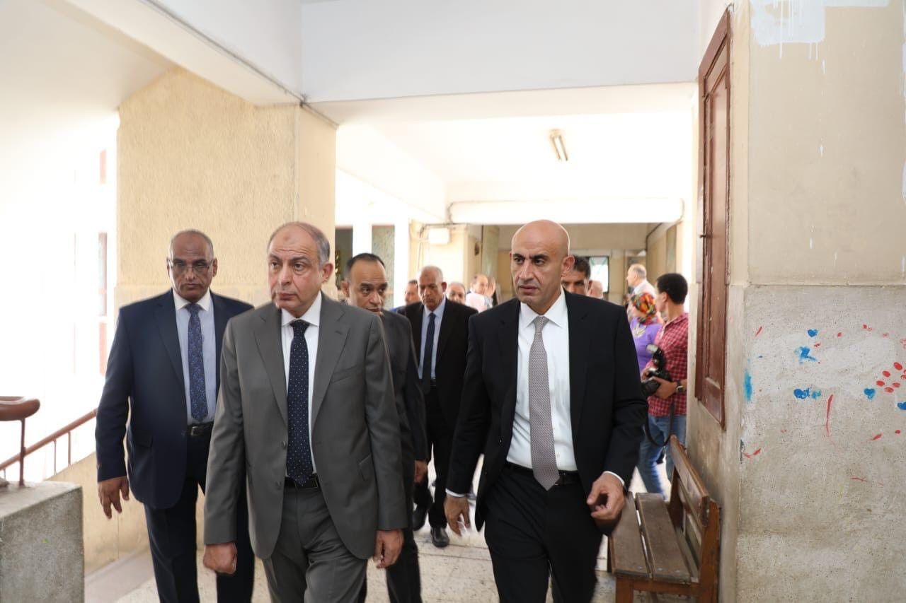وزير التعليم خلال زيارته للمنيا: اهتموا بأعمال صيانة الفصول (صور)