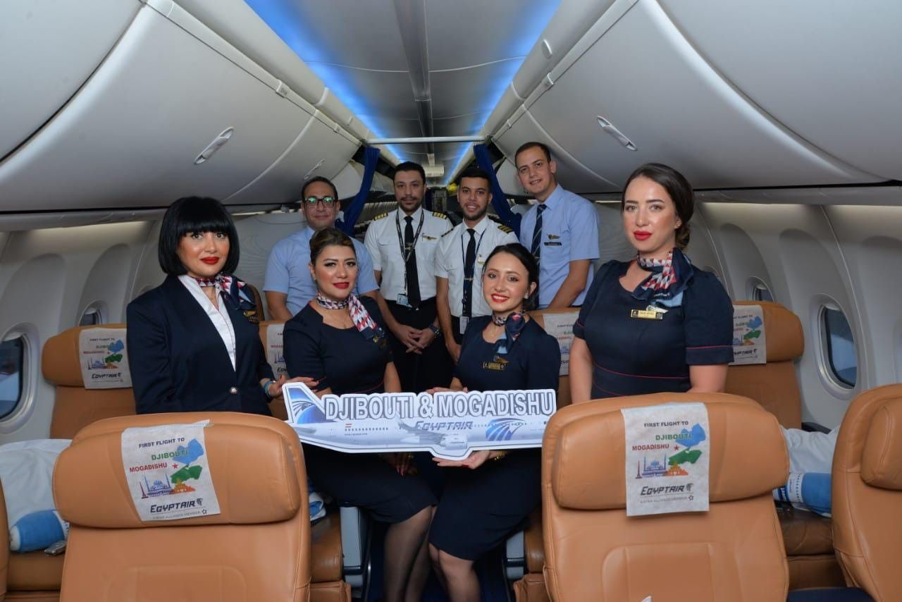 بالورود والهدايا التذكارية.. تدشين أول رحلات مصر للطيران لجيبوتي والصومال