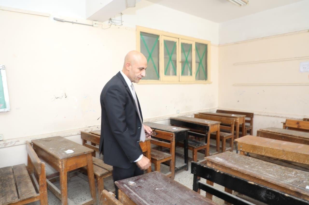 وزير التعليم خلال زيارته للمنيا: اهتموا بأعمال صيانة الفصول (صور)