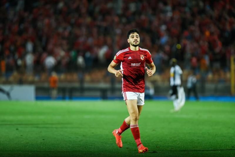 ” الأهلي ” يفرط في خدمات العنصر الأهم في وسط الفريق .. رحيل ” موتور الأهلي “