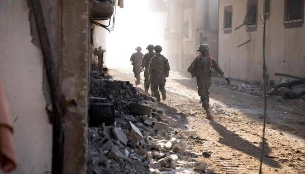 الدفاع المدني الفلسطيني: انتشار آليات الاحتلال بمنطقة الصناعة وسقوط قذائف